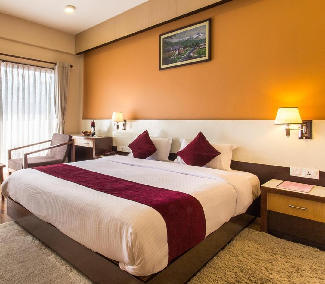 Hotel Queens Park Pokhara Luaran gambar