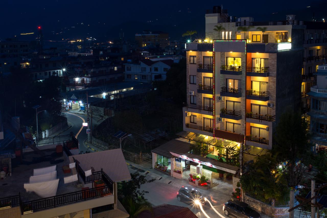Hotel Queens Park Pokhara Luaran gambar