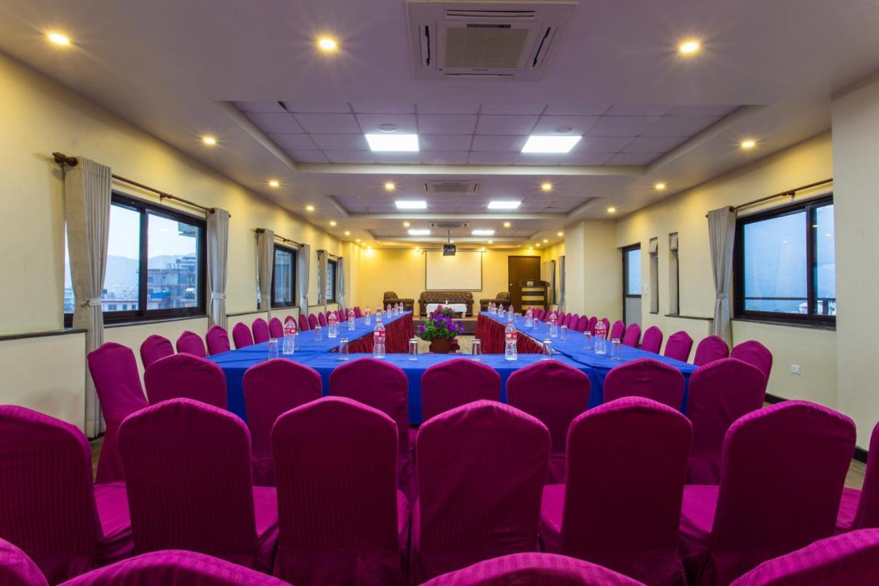 Hotel Queens Park Pokhara Luaran gambar