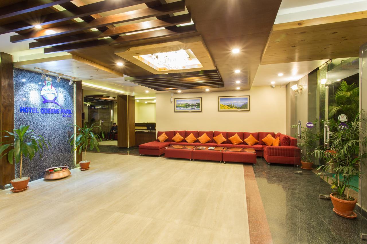 Hotel Queens Park Pokhara Luaran gambar