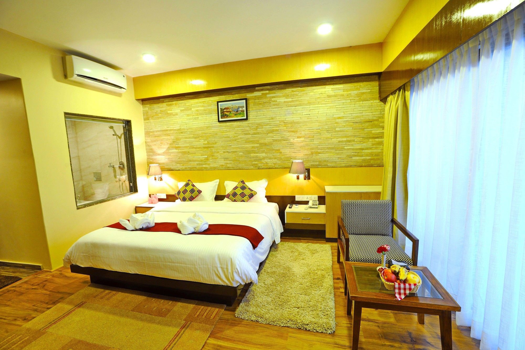 Hotel Queens Park Pokhara Luaran gambar