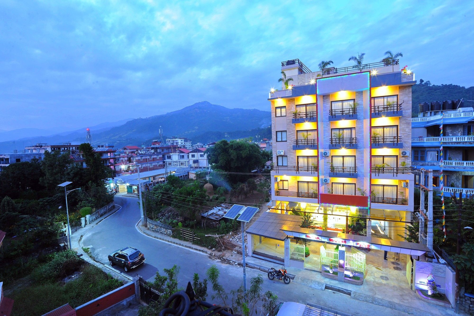 Hotel Queens Park Pokhara Luaran gambar