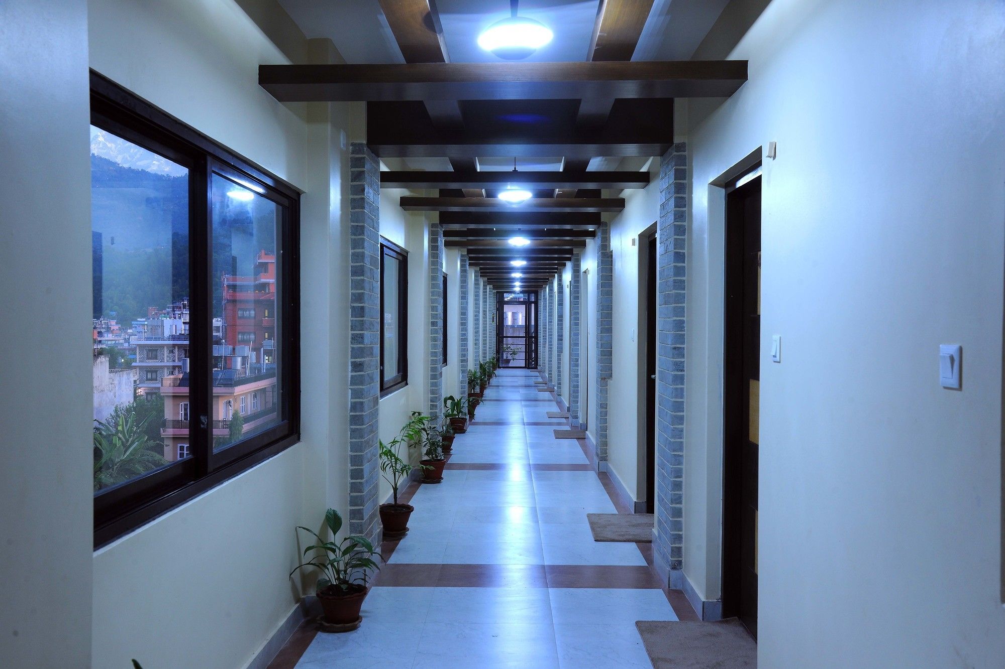 Hotel Queens Park Pokhara Luaran gambar