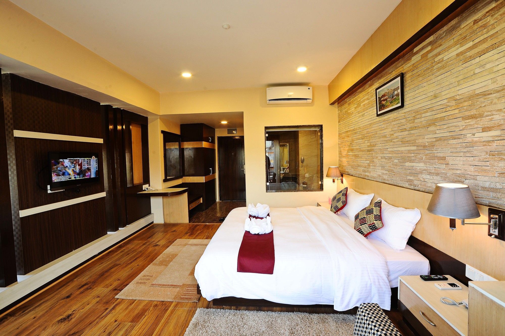 Hotel Queens Park Pokhara Luaran gambar