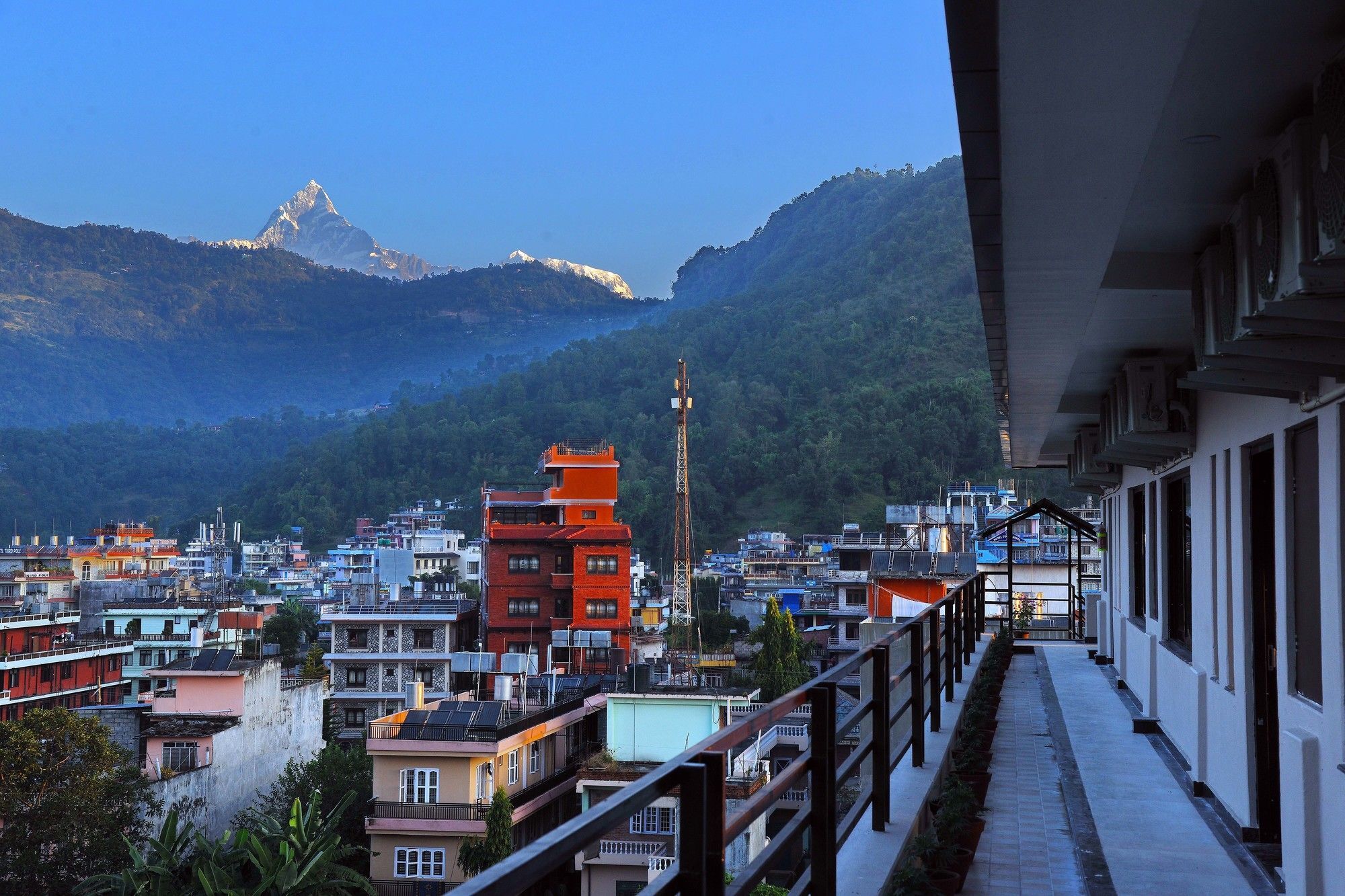 Hotel Queens Park Pokhara Luaran gambar